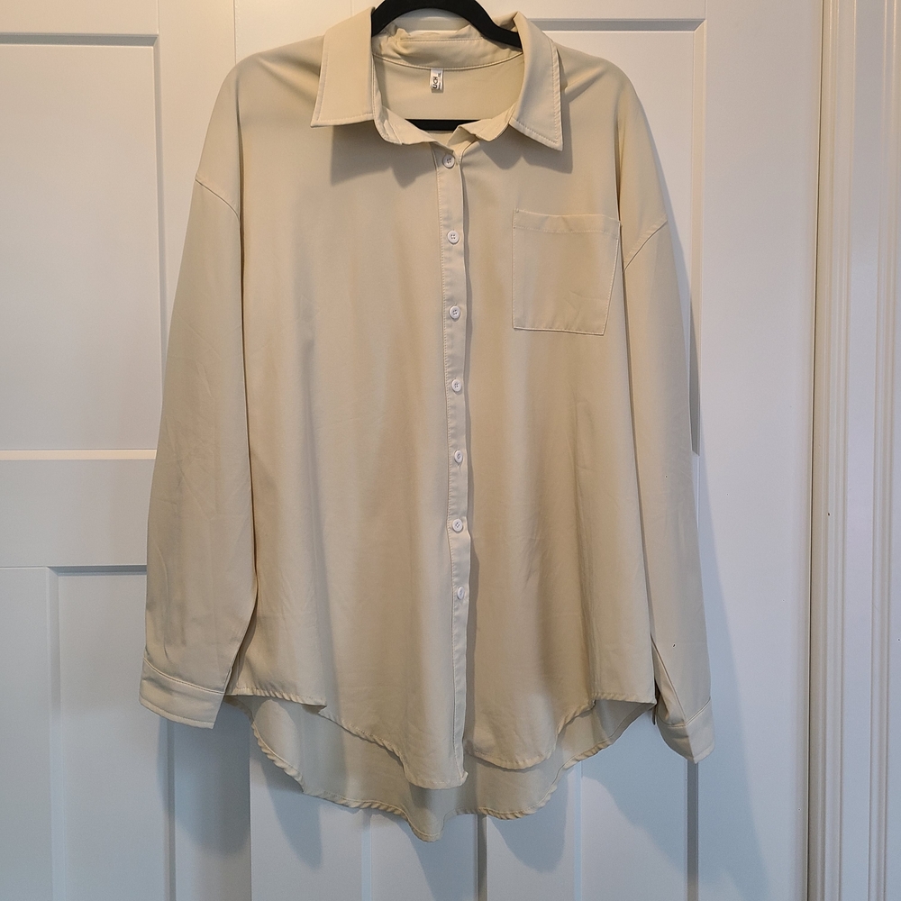 XXL Women's Cream Button Down Blouse